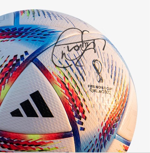 Bola oficial da Copa do Mundo Qatar 2022. Autografada por Neymar Jr