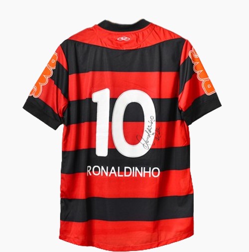 Camisa do Flamengo autografada pelo Ronaldinho